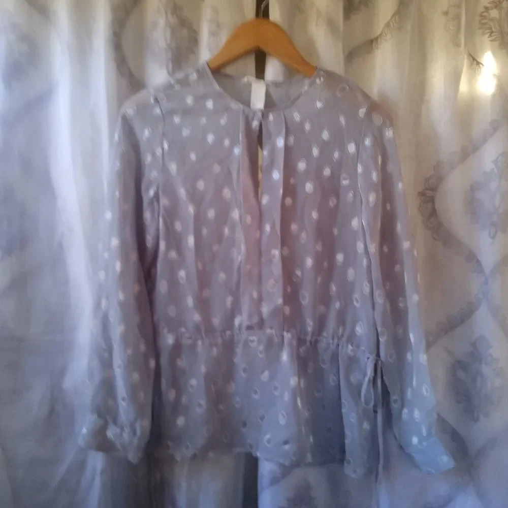 H&M blouse size 6 ( Bag G)